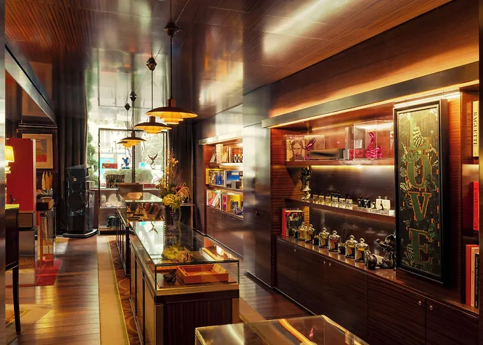 Hotel Le Royal Monceau Raffles 5*