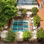 מלון Le Royal Monceau Raffles פריז