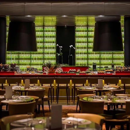 Hotel Le Royal Monceau Raffles Paryż