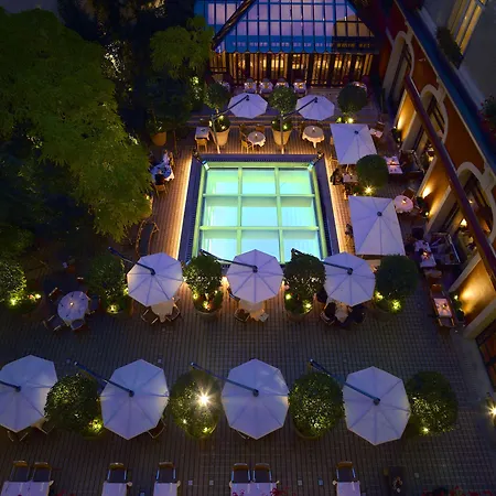 Hotel Le Royal Monceau Raffles Paryż