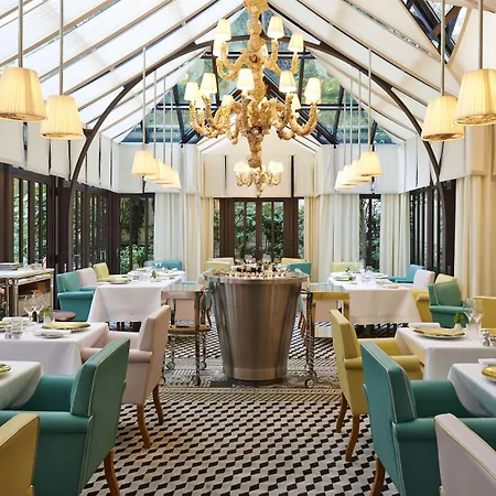 Hotell Le Royal Monceau Raffles 5*