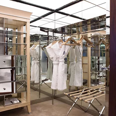 Hotell Le Royal Monceau Raffles 5*