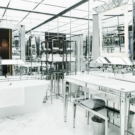 Le Royal Monceau Raffles 5*