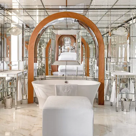 Hotel Le Royal Monceau Raffles Paryż