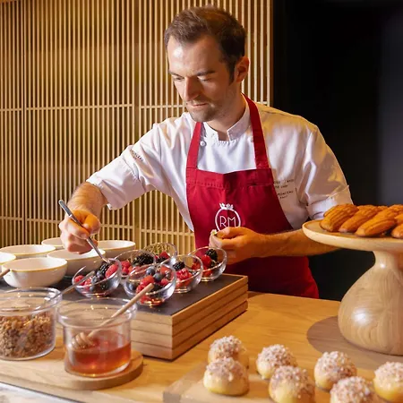 Le Royal Monceau Raffles 5* פריז