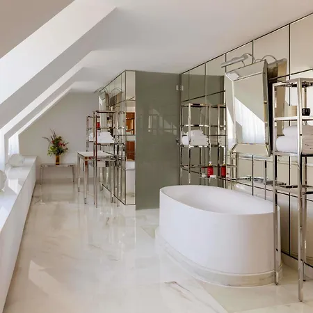 Le Royal Monceau Raffles Париж