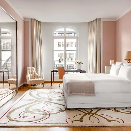 Отель Le Royal Monceau Raffles 5*