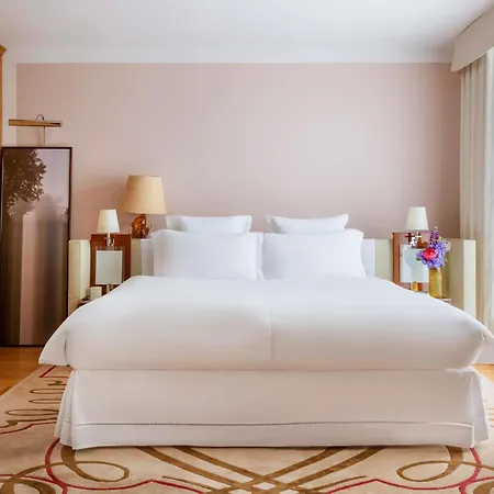 Le Royal Monceau Raffles 5* Париж