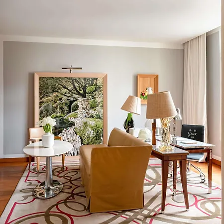 Отель Le Royal Monceau Raffles 5*