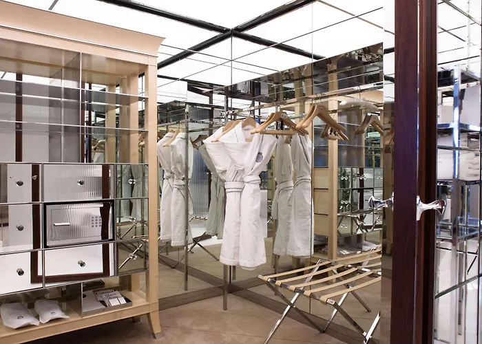 Hotel Le Royal Monceau Raffles 5*