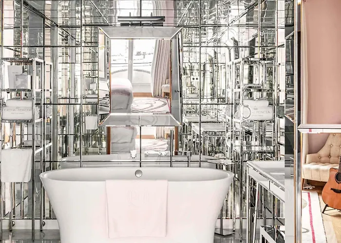 Hotel Le Royal Monceau Raffles 5*