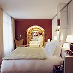 Hotell Le Royal Monceau Raffles