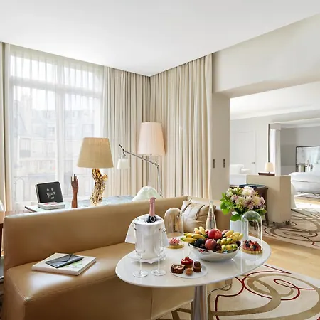 فندق لو رويال مونسو رافليس 5*