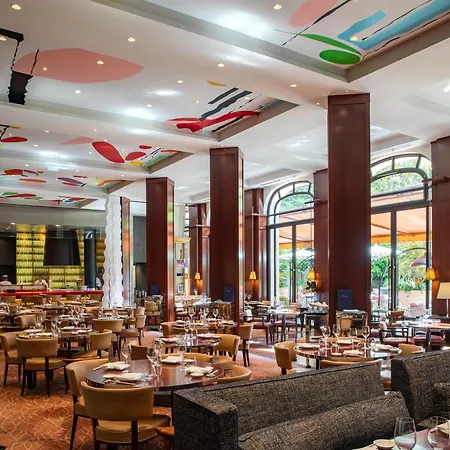 Le Royal Monceau Raffles Hotel